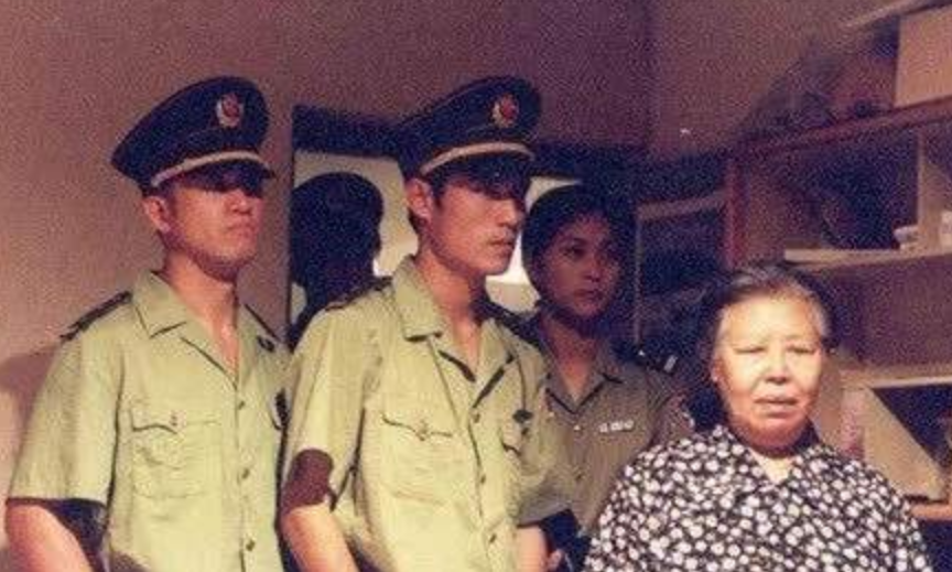 1996年,越狱死囚半年在北京3次抢运钞车,目标:抢够2000万为止