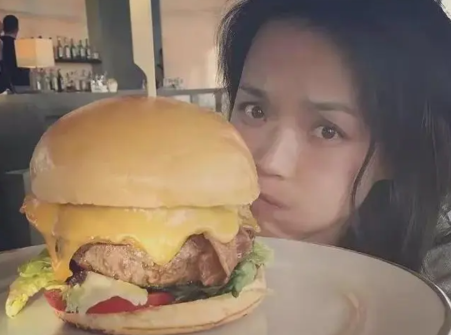 盘点人前一套人后一套,表面上素食主义者,实则无肉不欢的明星们