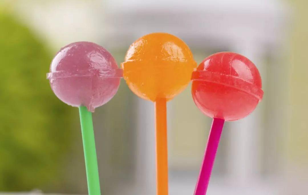 的好友,所以他很听话,再加上人贩子又是哄着杨军,还给给杨军吃棒棒糖