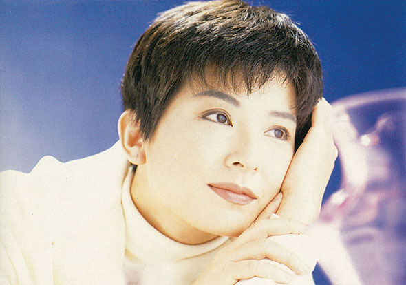 陈淑桦:天后独守青灯古佛,沉重母爱成其一生羁绊,终未婚嫁