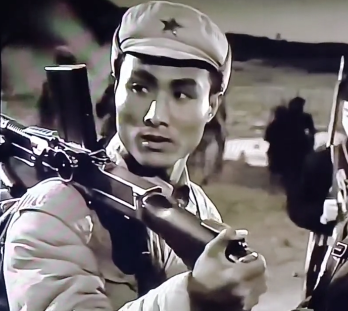 回顾老电影《南征北战》中20位主演都已去世,最小仅49岁