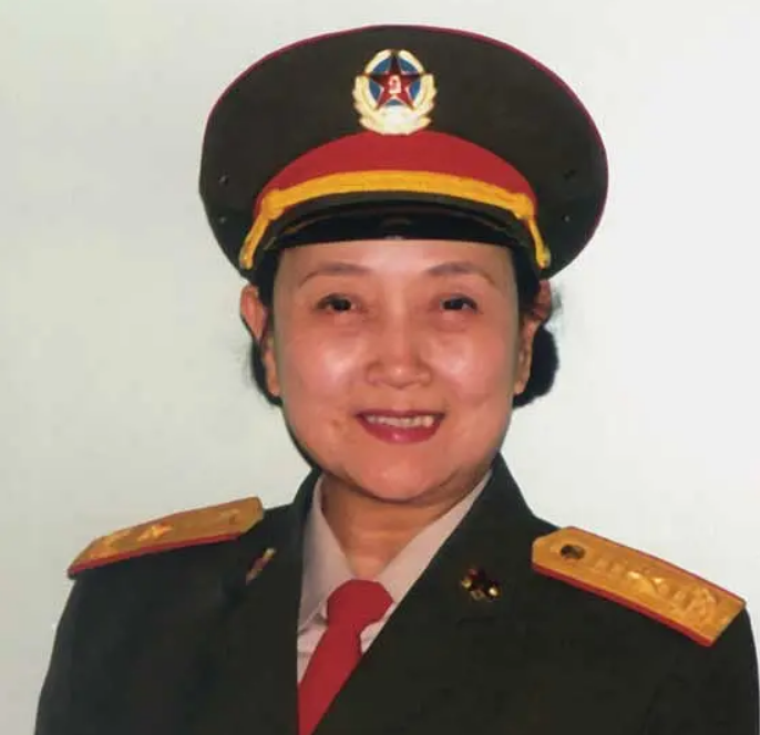 回顾"新中国22大影星"仅有六人健在,最大的95岁,你能认出几位