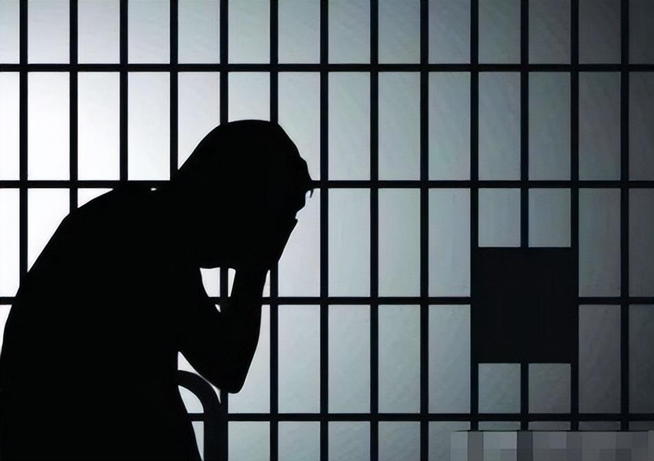 回顾高才生用铁锤杀母,父亲选择原谅,儿子:想让爸下去陪妈妈