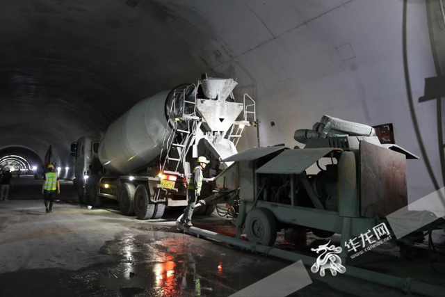 视频|重庆市级重点工程陶家隧道双洞贯通 计划明年建成投用