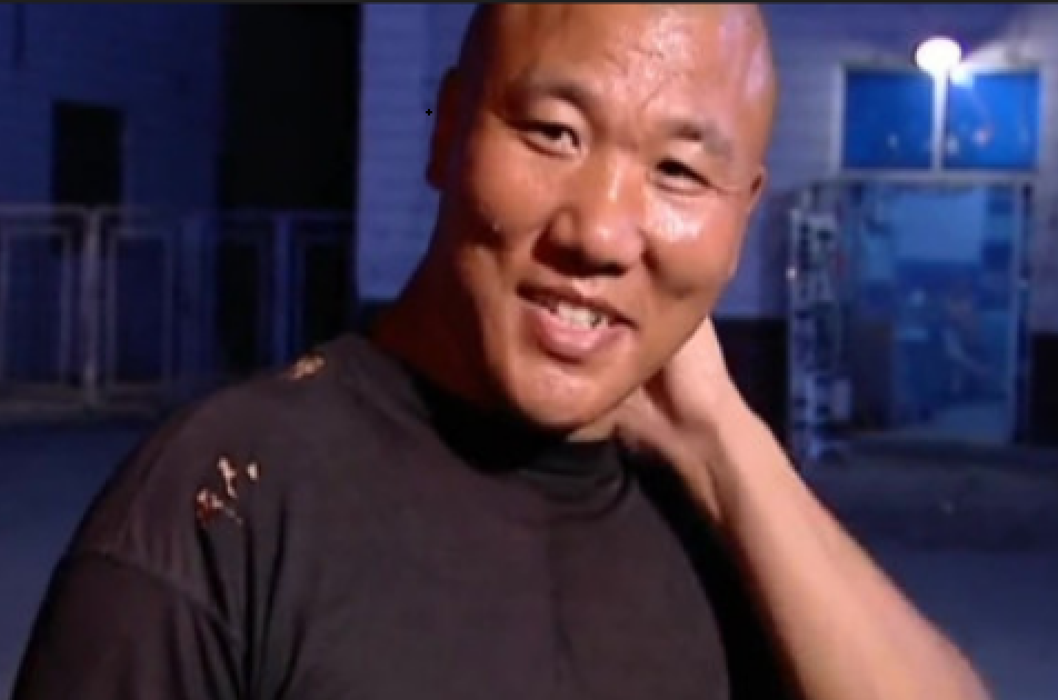 在《生存之民工》中曾出演过黄渤的哥哥薛五,看过这部剧的观众来说很