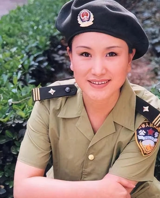 回顾王茜:嫁大自己23岁老公,丈夫离世后,和女儿相依为伴且幸福