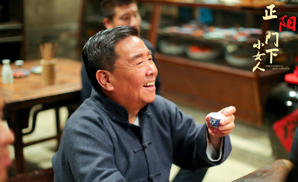 10年后回顾《正阳门下》,才发现剧中的10位配角,个个来头不小