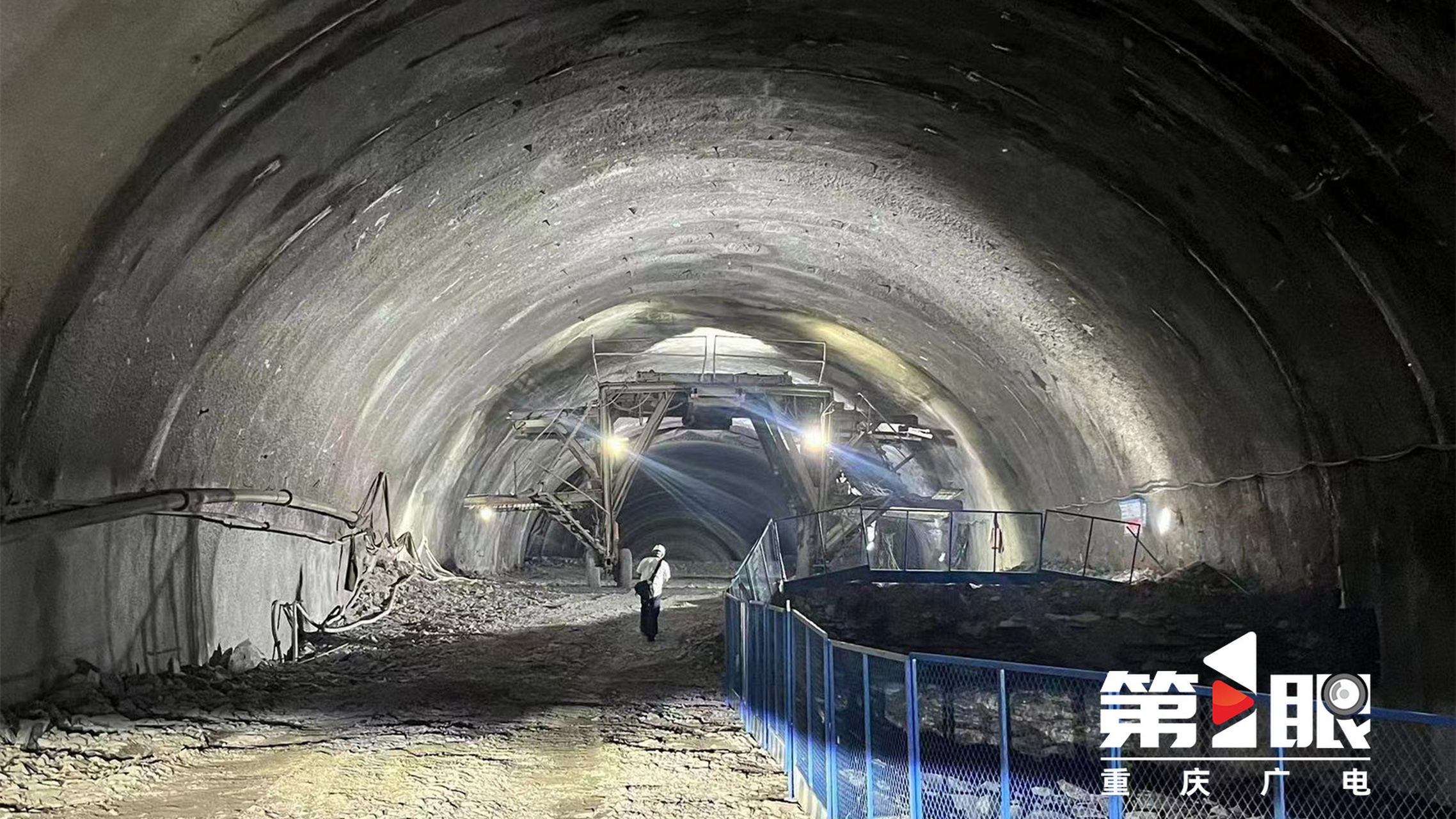 【江津62大渡口62九龙坡快速通达 重庆陶家隧道双洞贯通】5月14日