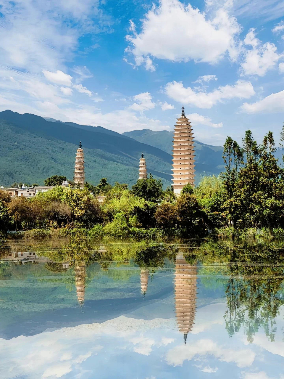 中国最受欢迎的十大旅游圣地  我想来和大家聊聊中国此生必去的十个