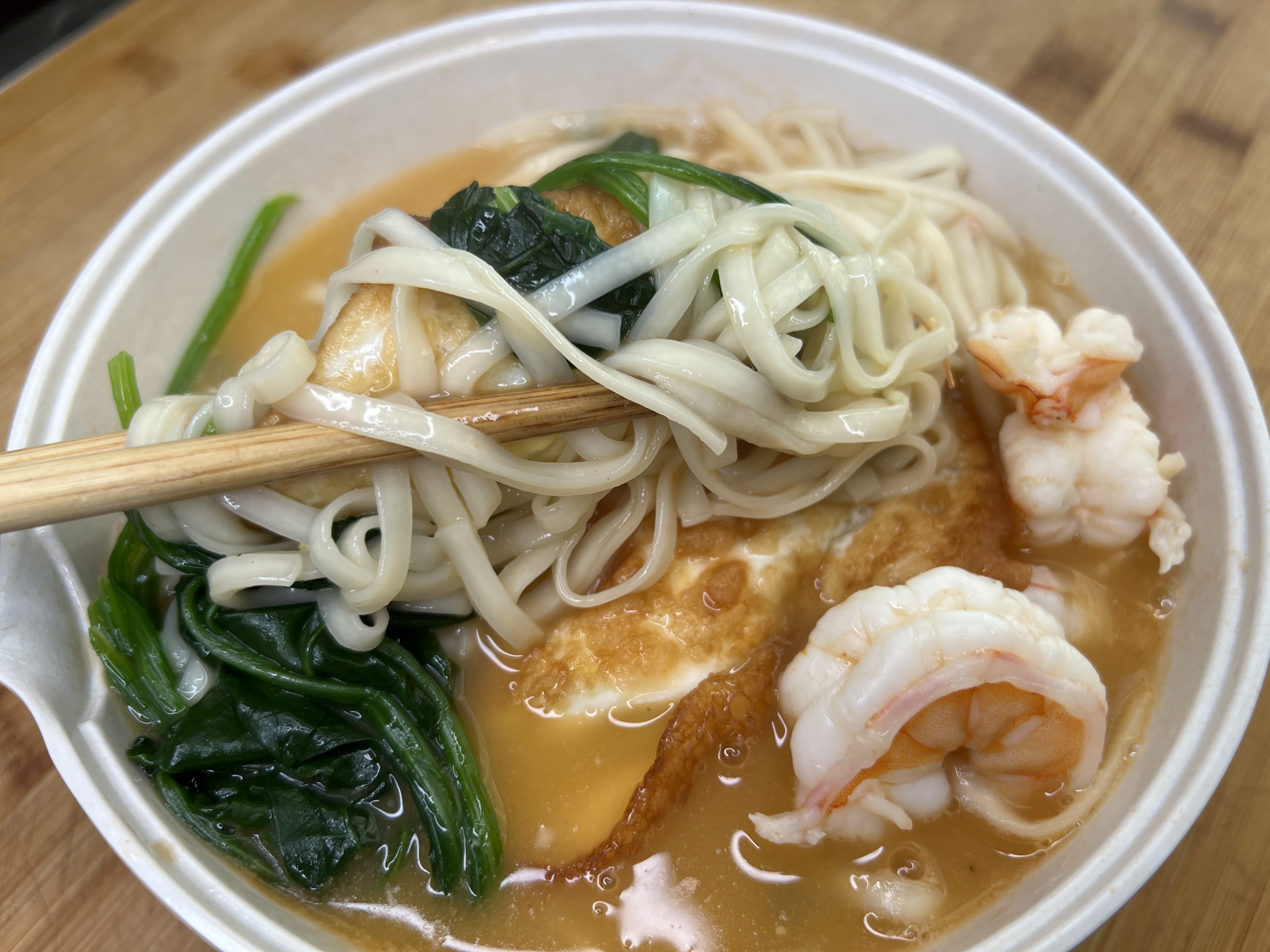 虾仁三鲜面在家这样做,虾仁脆嫩,鸡蛋焦香,给28元都不卖,鲜