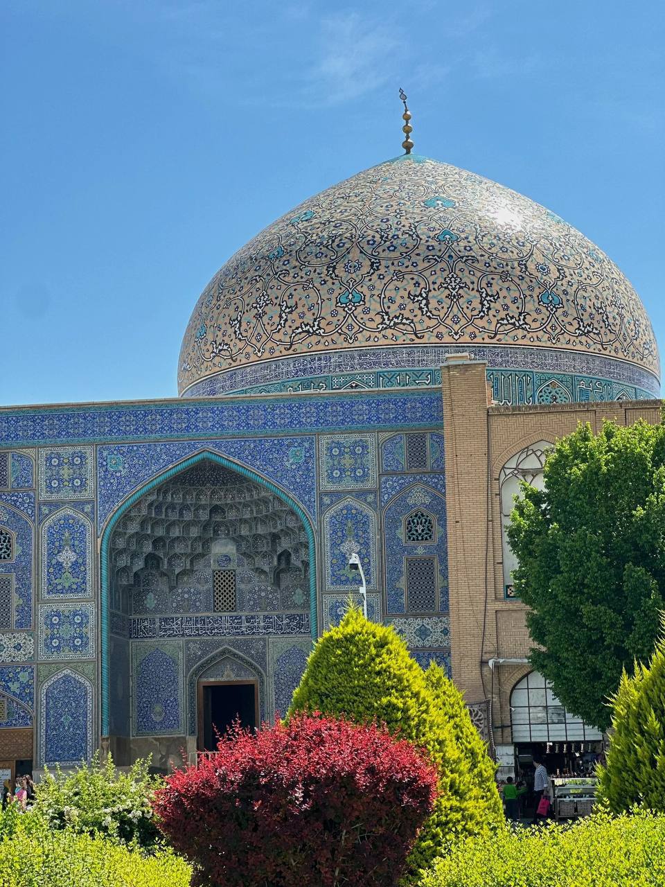 伊朗的建筑特色具有悠久的历史和独特的文化风格