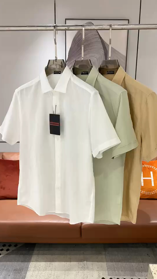 杰尼亚纯色系短袖衬衣,休闲商务穿搭极具个性化