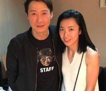 甘比受访曝出与刘銮雄结婚后的辛酸,赚一两百块也不觉得少