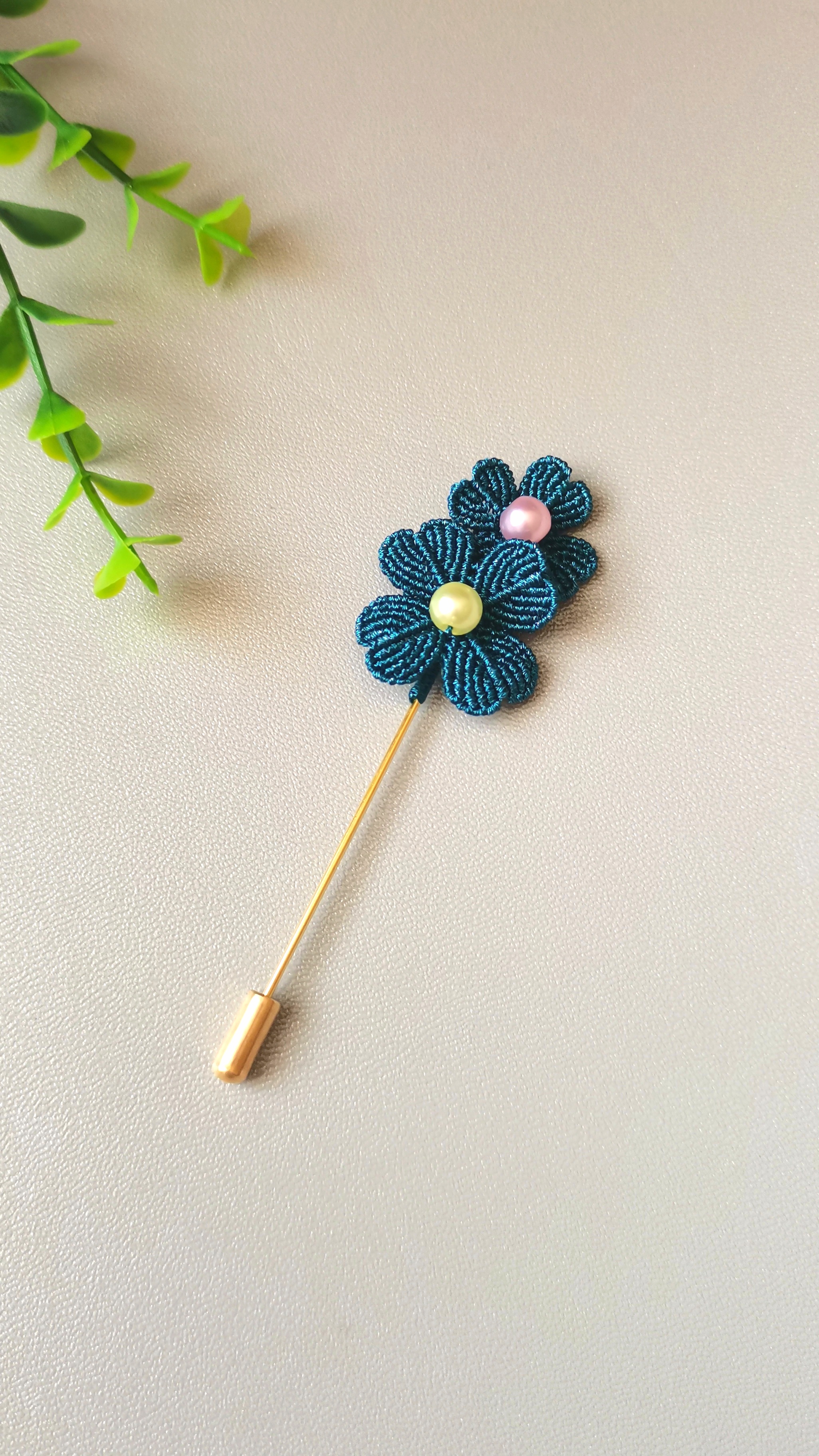 纯手工编织四叶草胸针