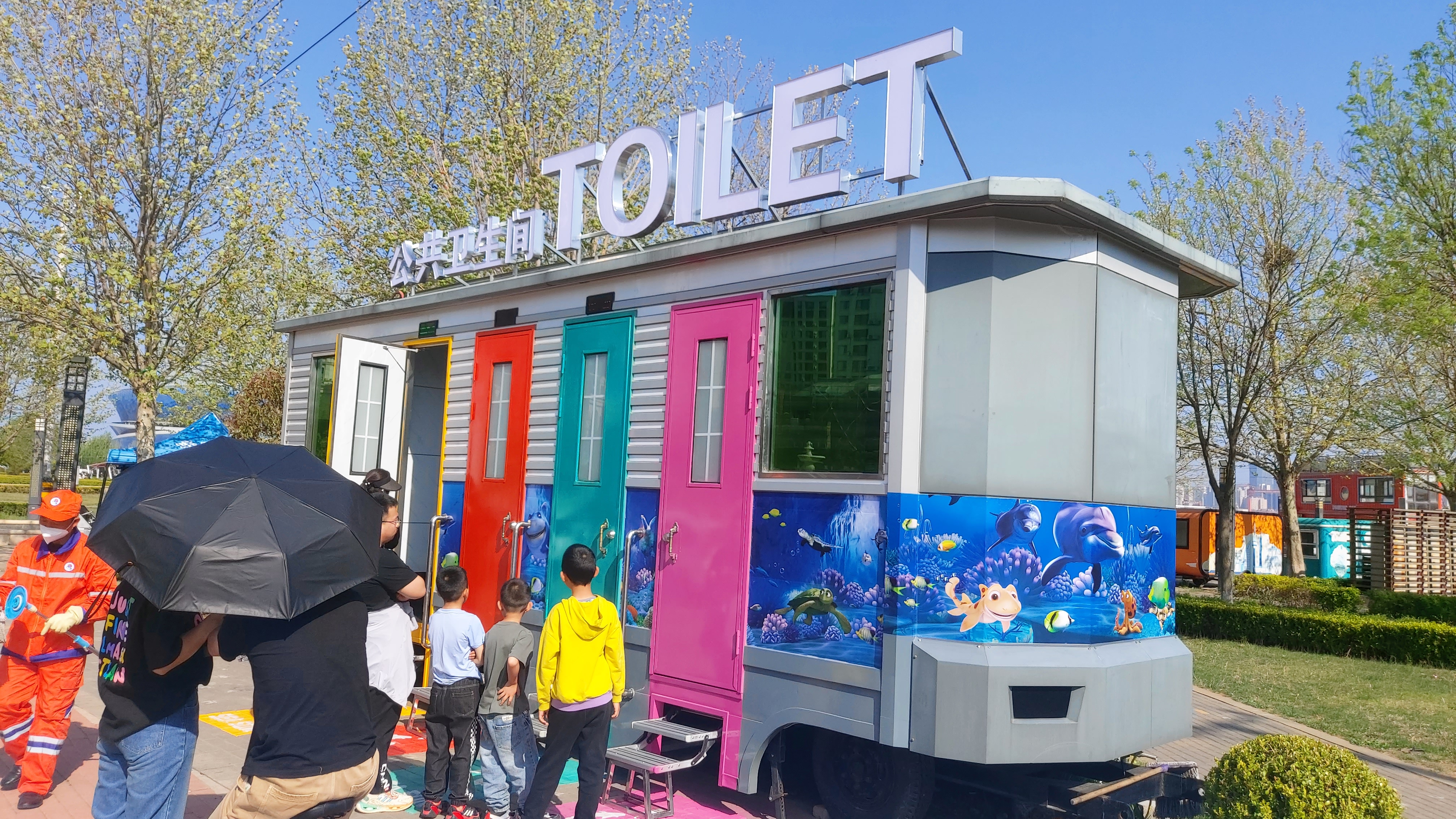 大连钻石湾滨海公园 免费露营地有卫生间了