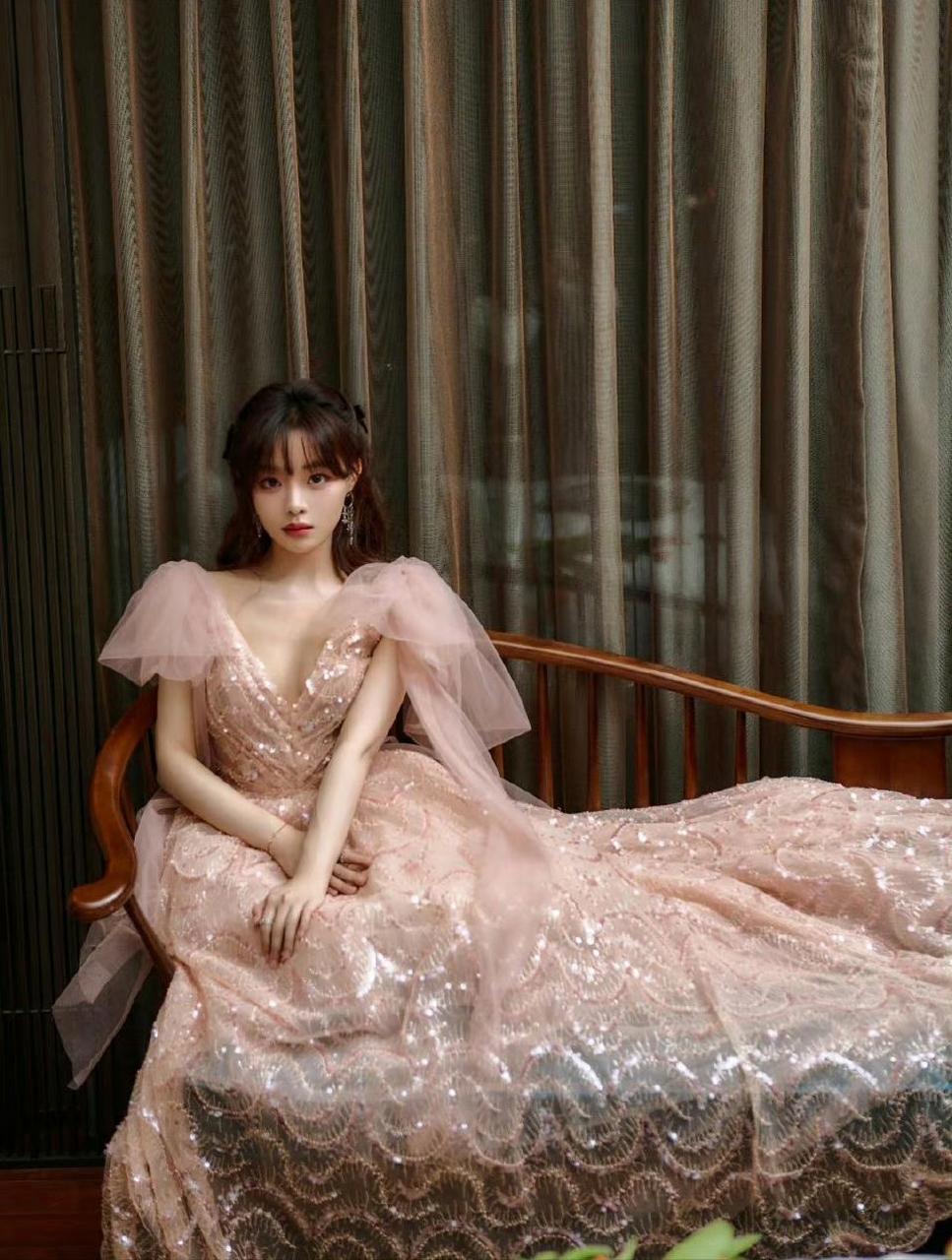 黄霄云,性感黑丝,整理一下,罕见超高清照片,真是大爱了,试问这样的