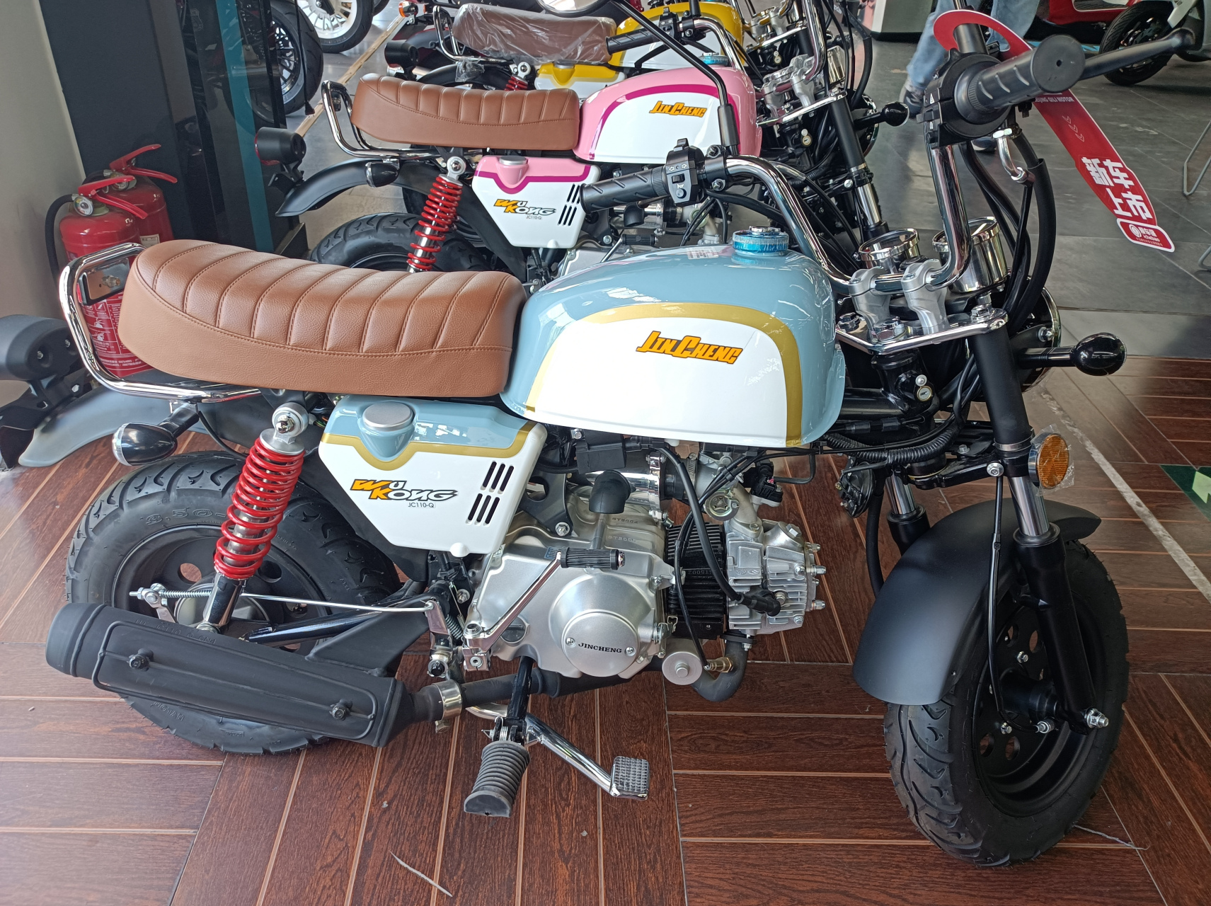 这应该是目前能够买到的最小的摩托车了吧.超q超可爱.还有没有更小的?