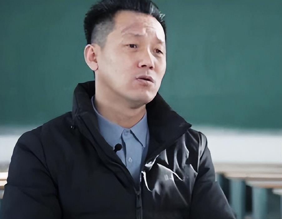 回顾:轰动全国的"北大保安高考第一人"张俊成,如今成职校校长