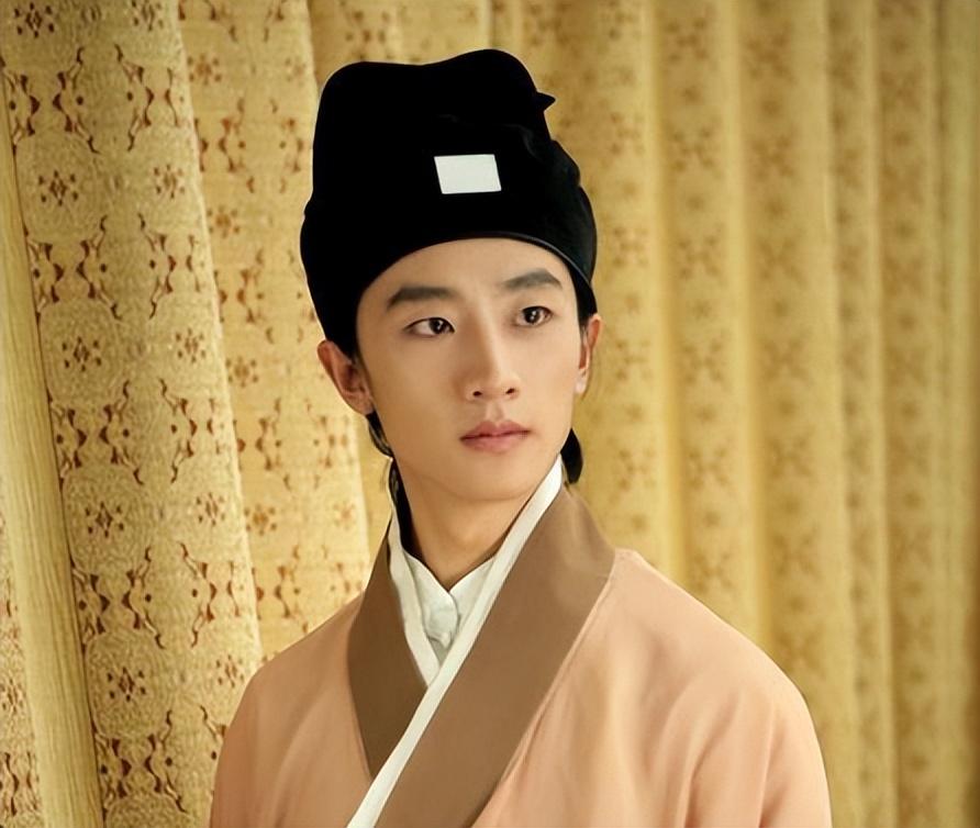 回顾黄轩:3年内失3位至亲,15封家书让人泪目,恐婚原因让人心疼