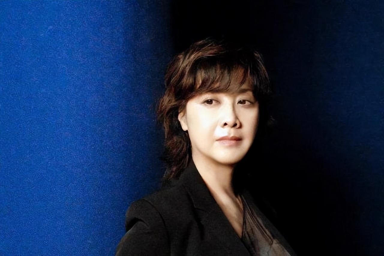 "女儿国国王"朱琳,至今仍无子嗣,她究竟在追求什么?