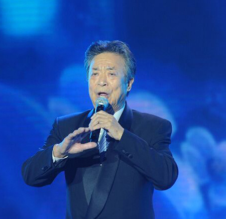 回顾歌唱家李光羲:穷小子和富家女相爱65年,3个女儿成他的骄傲