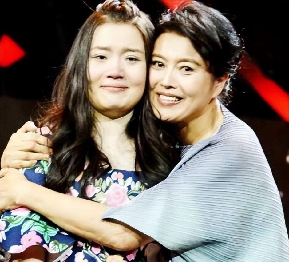 回顾丁嘉丽:两段婚姻伤人伤己,对儿女愧疚,今潜心向佛淡然老去