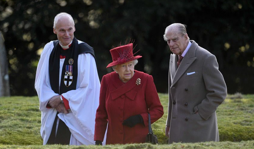 99岁菲利普亲王临终前出院,陪在女王身边,还让查尔斯好好照顾她