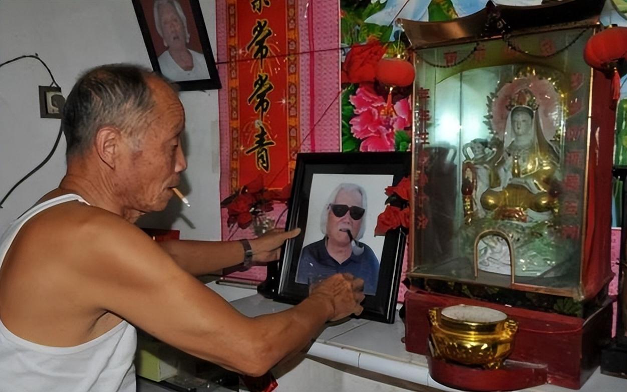 回顾:成龙和亲哥安徽相认,对方一贫如洗,他有没有帮助哥哥们