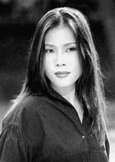 回顾田震:一生正直,摔话筒揭"潜规则",和那英闹掰,我不后悔