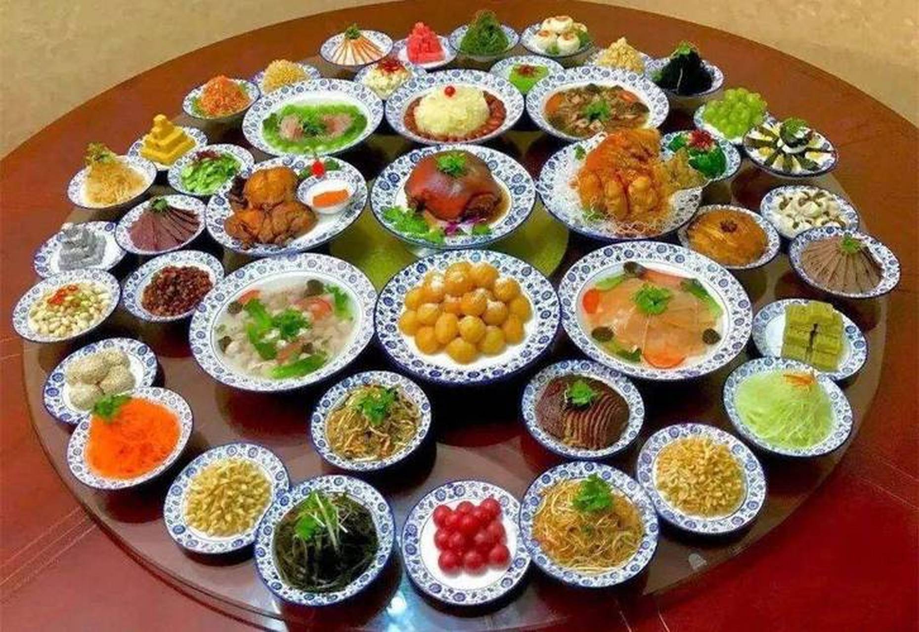 迷你版满汉全席来啦!精简不减味,一桌传承百年风味.