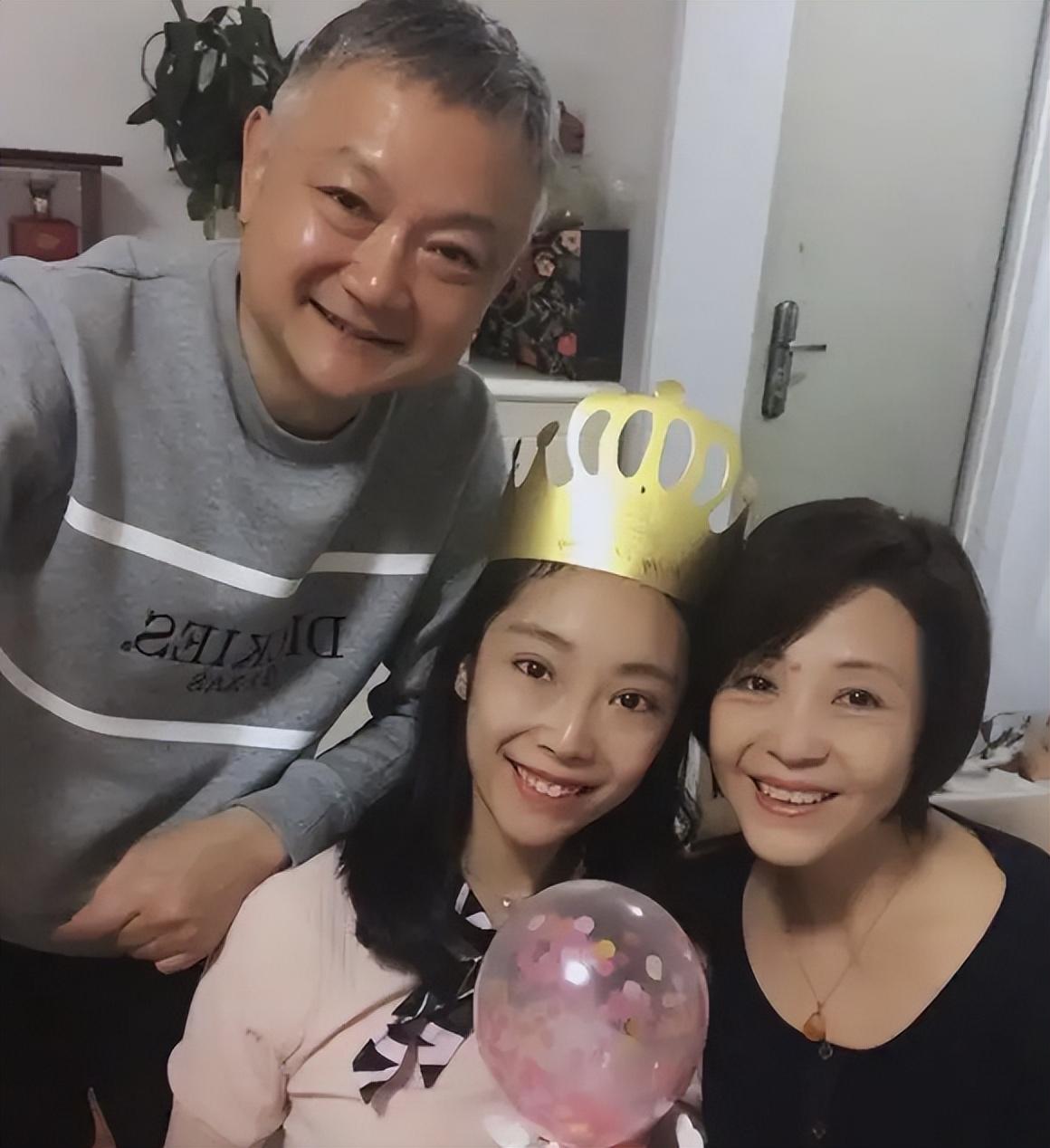 他经常在社交平台分享近况,告诉粉丝自己过得很幸福.