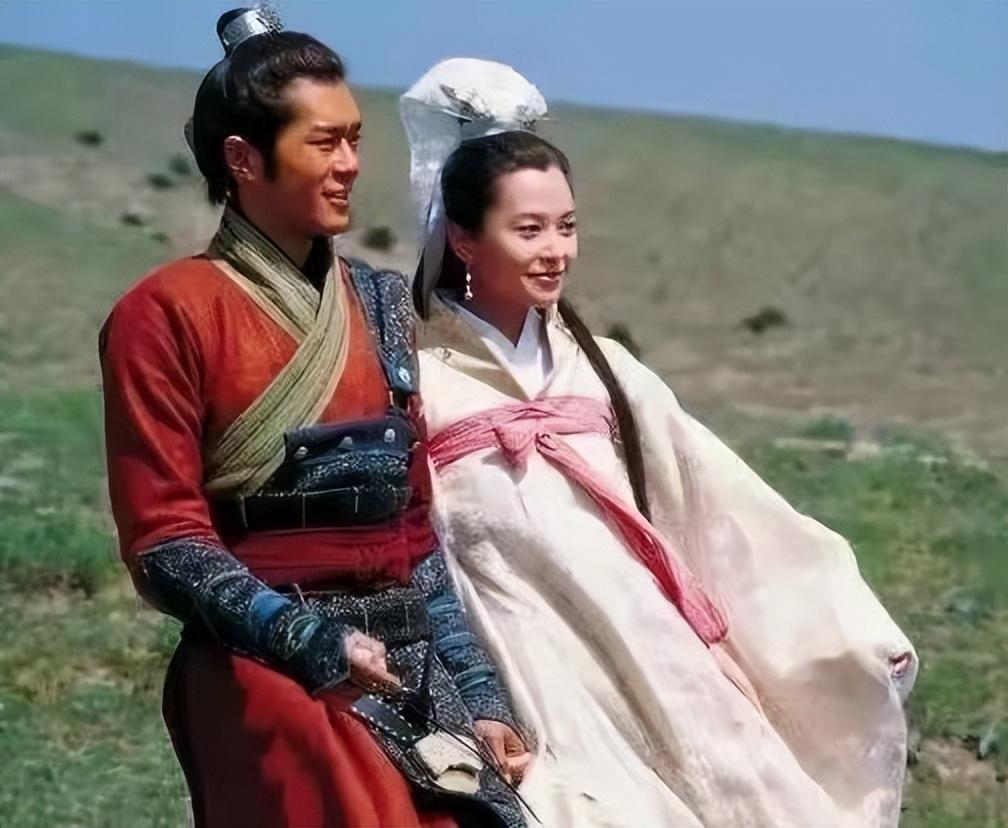 回顾郭羡妮:舍弃豪门下嫁河南穷小子,自掏腰包给农村公婆买房