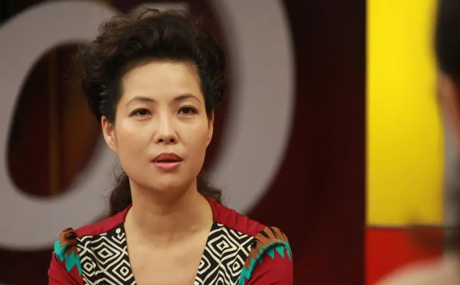 回顾梦鸽:24岁嫁51岁李双江,结婚33年生一子,儿子成夫妻心病