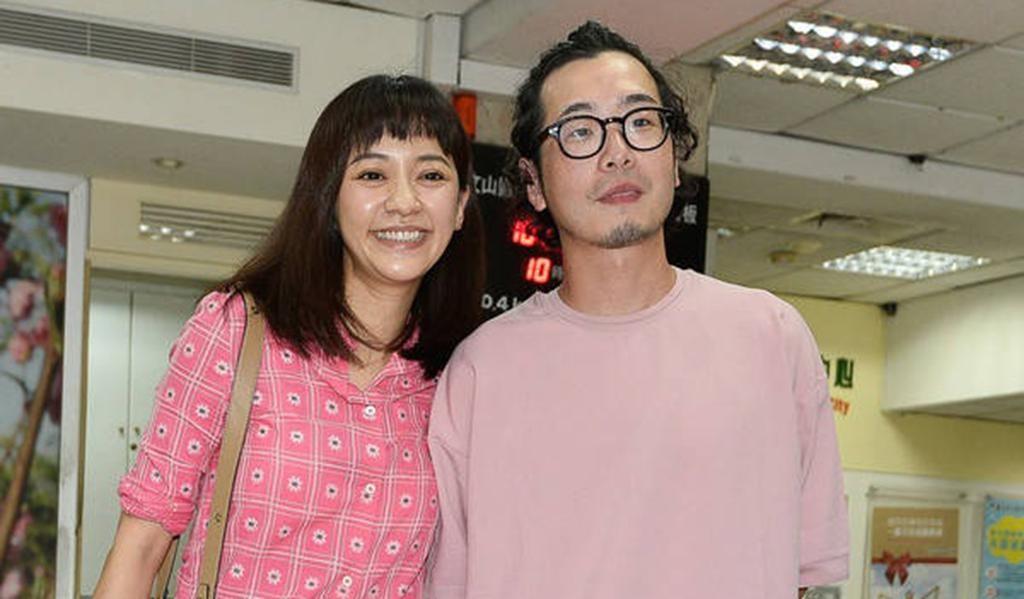 就在人们还没有将她和前男友三年的感情纠葛理清楚的时候,陈意涵突然