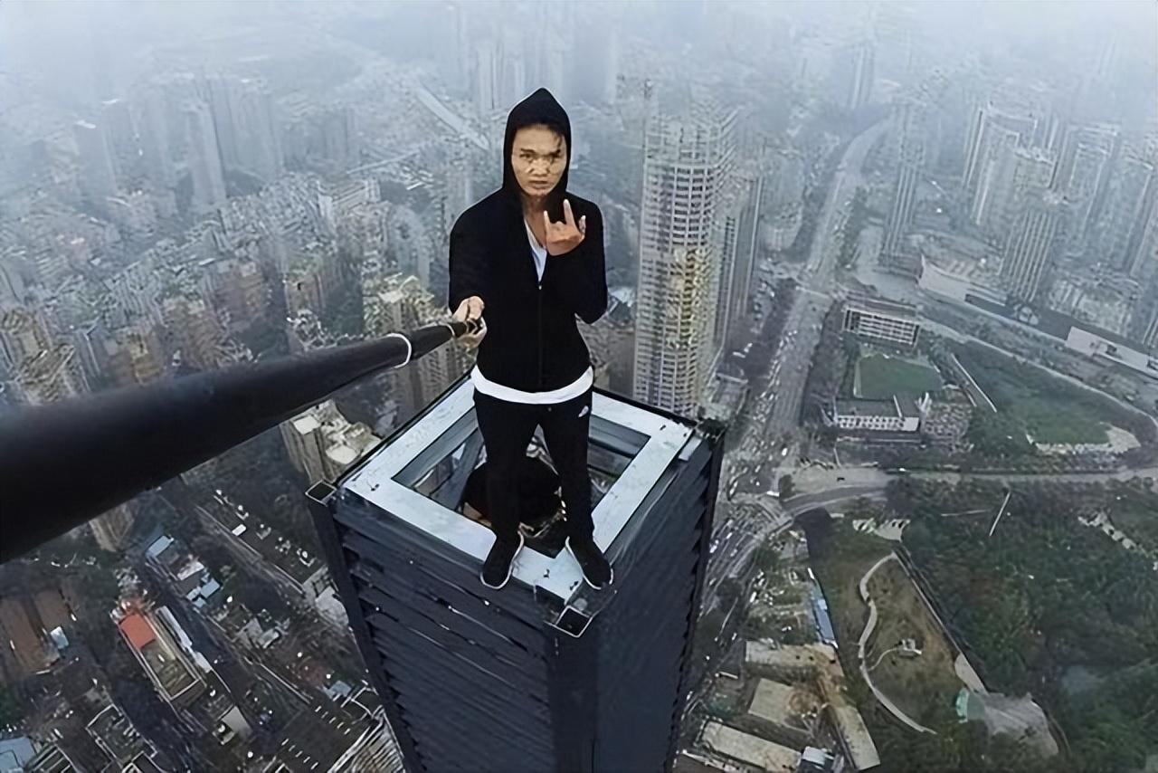 回顾穷小伙吴永宁,为挣钱给母亲治病,攀爬高楼拍摄极限视频坠亡