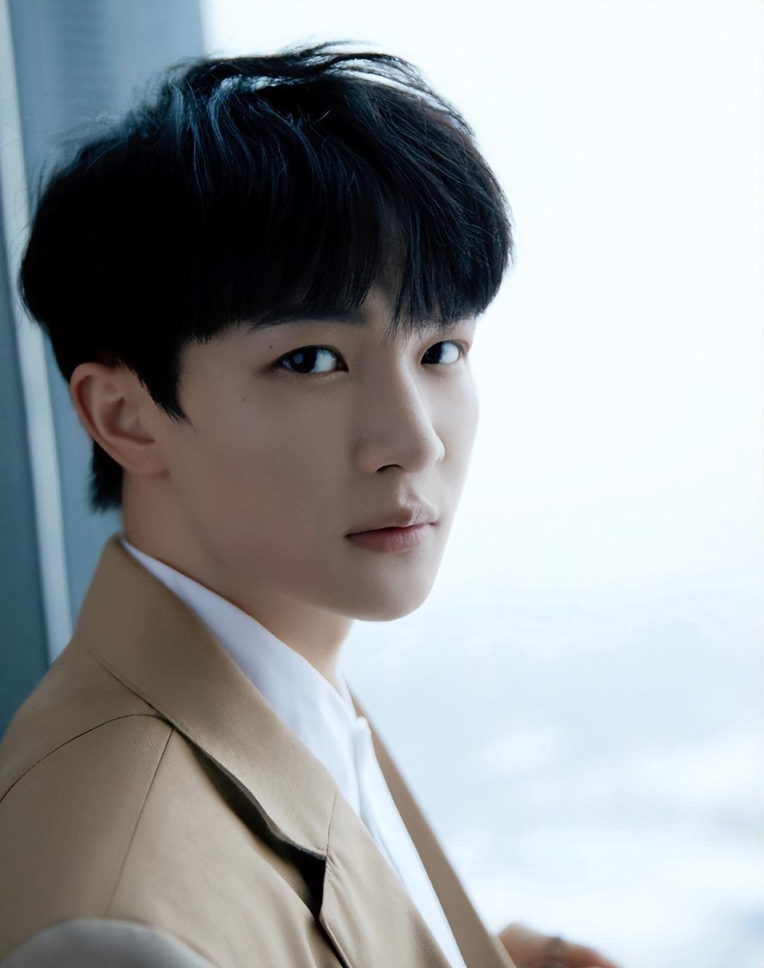 2014年,年仅20岁的周深怀揣着音乐梦想登上了《中国好声音》的舞台.