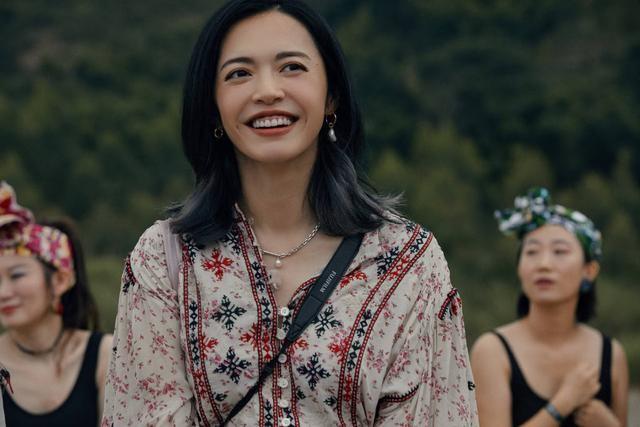 回顾姚晨:再婚嫁普通丈夫,一家4口乐融融,私藏的存折牵出泪水