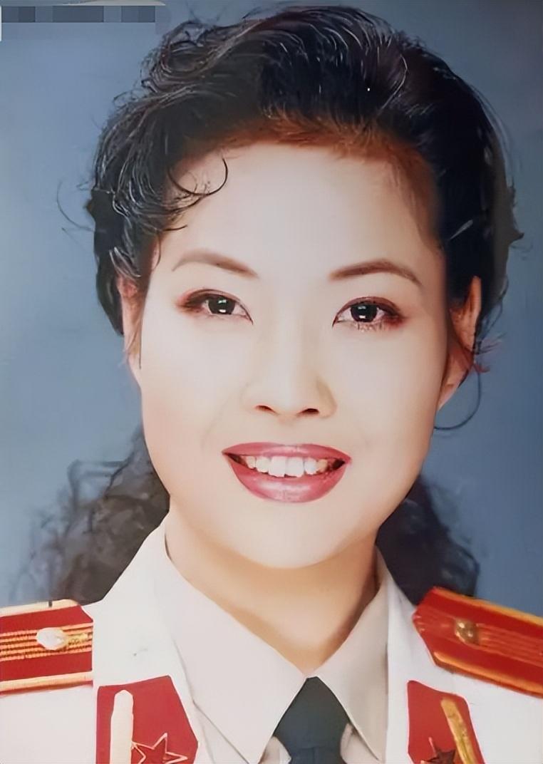 回顾梦鸽:24岁嫁51岁李双江,结婚33年生一子,儿子成夫妻心病