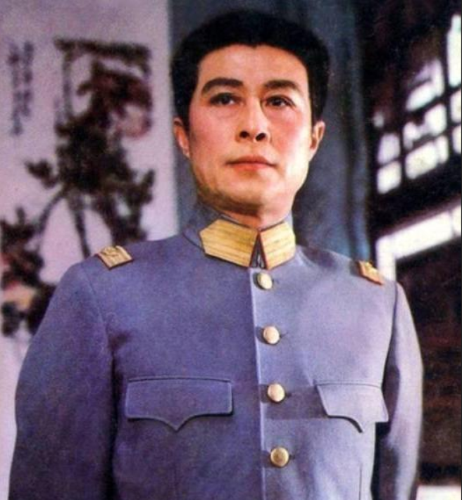 回顾"一代男神"王心刚:高龄92岁与病妻白头偕老,儿女