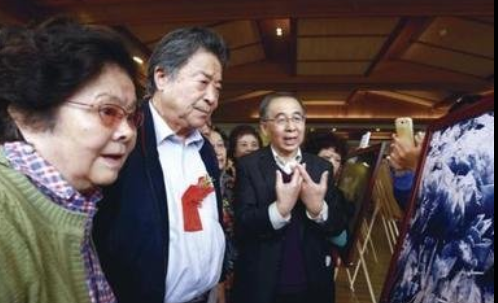 回顾歌唱家李光羲:穷小子和富家女相爱65年,3个女儿成他的骄傲