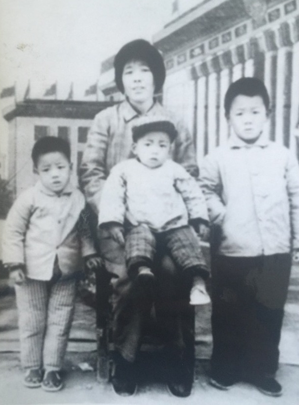 回顾王宝强母亲刘焕,为儿子的婚姻操心,因病离世让王宝强愧疚