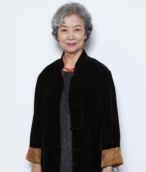 回顾吕中:嫁给同学,儿子是导演,儿媳是演员,女儿是国人骄傲