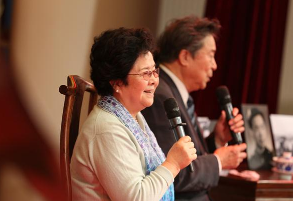 回顾歌唱家李光羲:穷小子和富家女相爱65年,3个女儿成他的骄傲