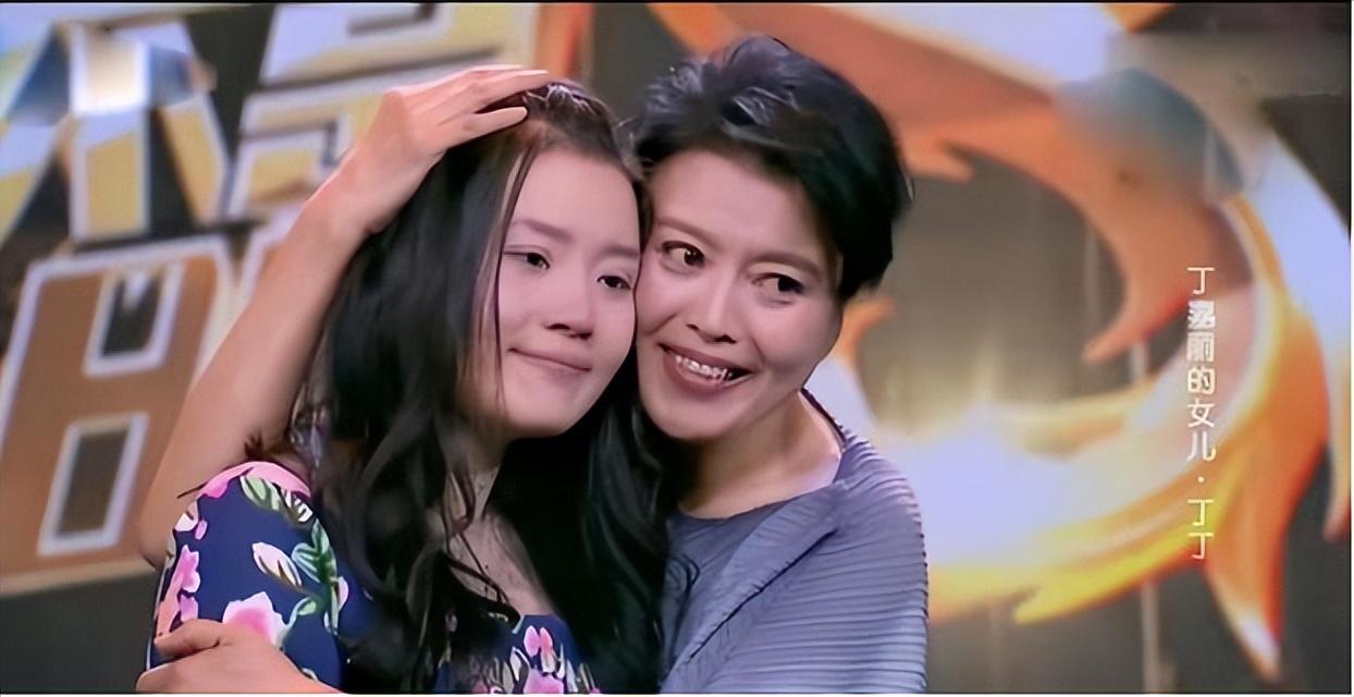 回顾丁嘉丽:两段婚姻伤人伤己,对儿女愧疚,今潜心向佛淡然老去