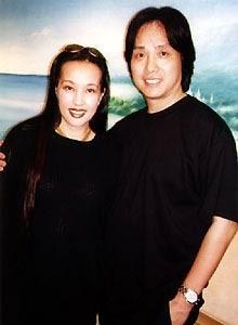 1994年,刘晓庆在拍摄《武则天》时,与作家亚丁结识,或许是她当时很想
