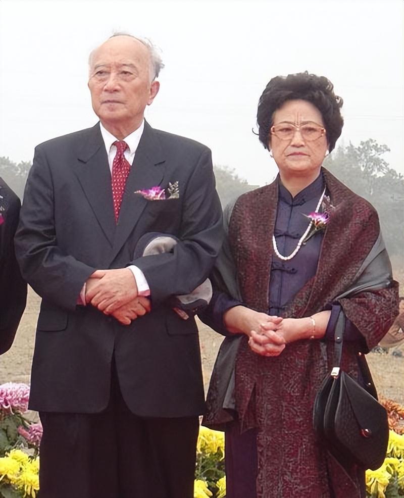 回顾孙道临:跨世纪影星,晚年失忆却不忘妻子,临终前为她买戒指