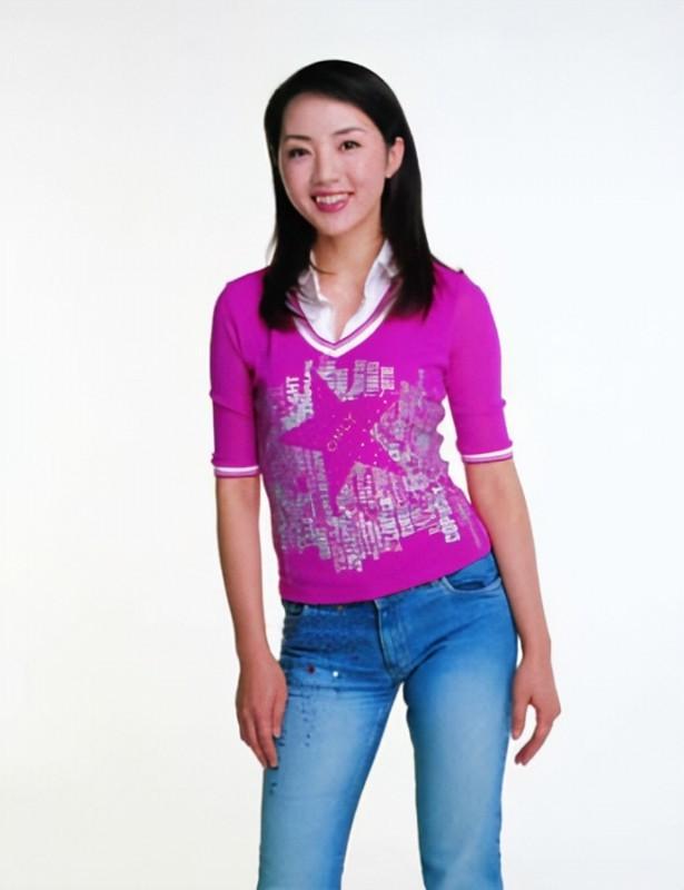 回顾央视主播杨丹:嫁初恋丁克15年愁坏婆婆,40岁得子全家乐开怀