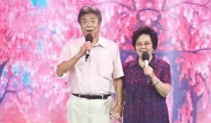 回顾歌唱家李光羲:穷小子和富家女相爱65年,3个女儿成他的骄傲