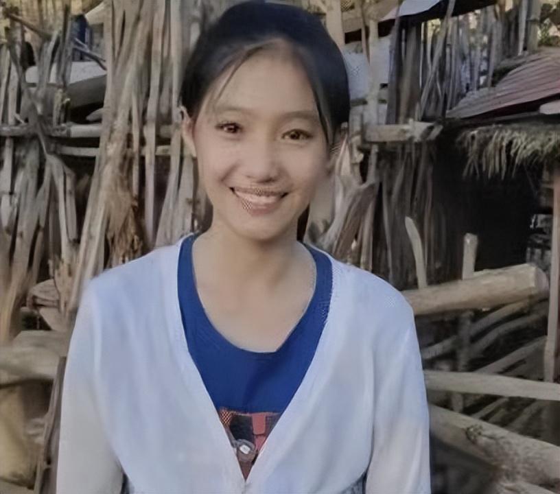 2021年,宁夏7岁小女生因一张笑脸走红,父母为她婉拒100万签约!