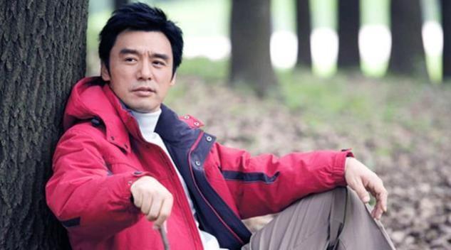 回顾钟镇涛:前妻离婚后不让他安心,女儿只认后妈,跟亲妈撕破脸